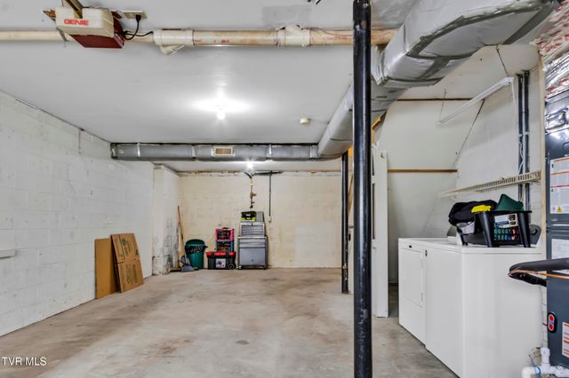 2931 Broad Street Apt 143, Bristol, TN 37620