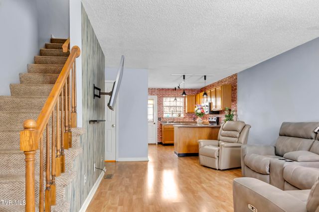 2931 Broad Street Apt 143, Bristol, TN 37620