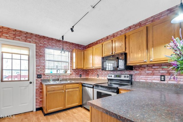 2931 Broad Street Apt 143, Bristol, TN 37620