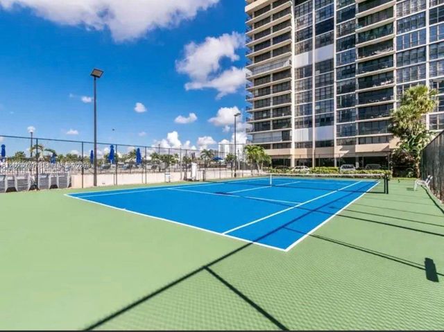 2017 S Ocean Dr 1107, Hallandale Beach, FL 33009