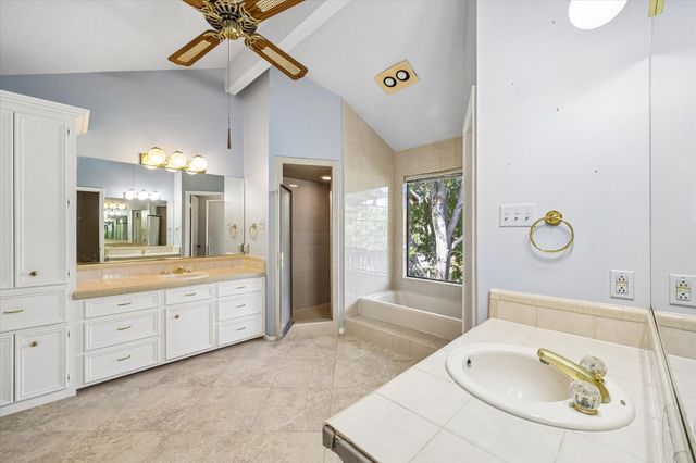 114 Lakeside Drive, Conroe, TX 77356