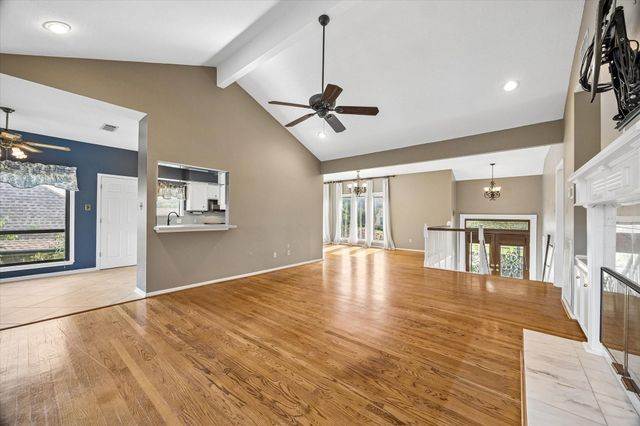 114 Lakeside Drive, Conroe, TX 77356