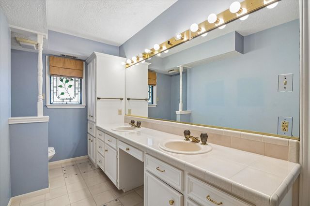 114 Lakeside Drive, Conroe, TX 77356