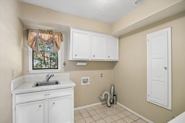 114 Lakeside Drive, Conroe, TX 77356