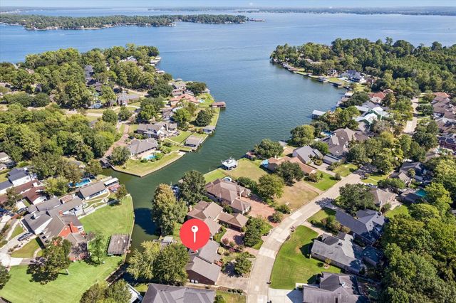 114 Lakeside Drive, Conroe, TX 77356