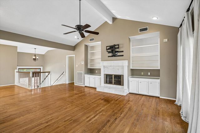114 Lakeside Drive, Conroe, TX 77356