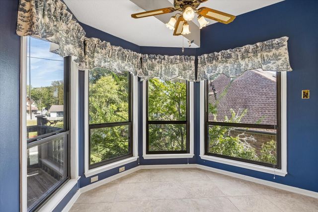 114 Lakeside Drive, Conroe, TX 77356