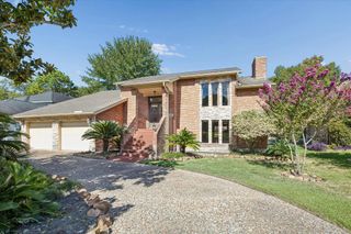 114 Lakeside Drive, Conroe, TX 77356