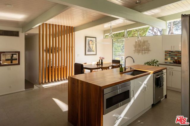 2035 Skyview Drive, Altadena, CA 91001