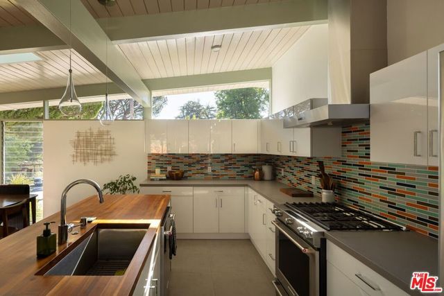 2035 Skyview Drive, Altadena, CA 91001