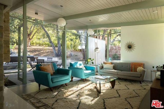 2035 Skyview Drive, Altadena, CA 91001