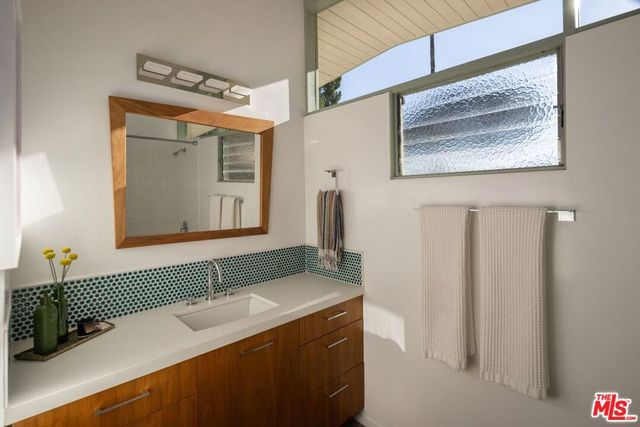 2035 Skyview Drive, Altadena, CA 91001