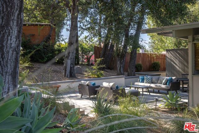 2035 Skyview Drive, Altadena, CA 91001