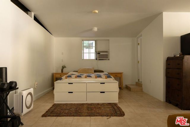2035 Skyview Drive, Altadena, CA 91001