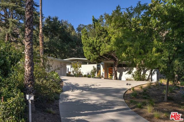 2035 Skyview Drive, Altadena, CA 91001