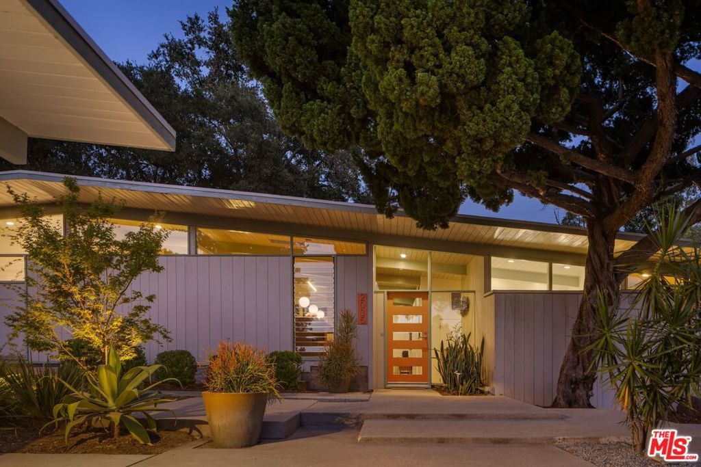 2035 Skyview Drive, Altadena, CA 91001