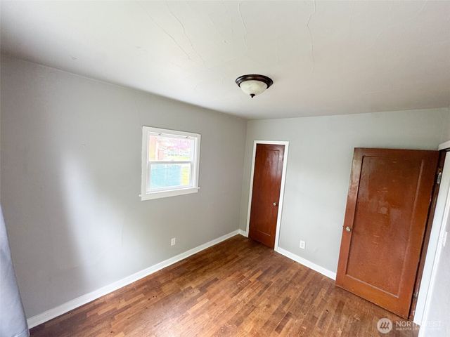 215 J Street SE, Auburn, WA 98002