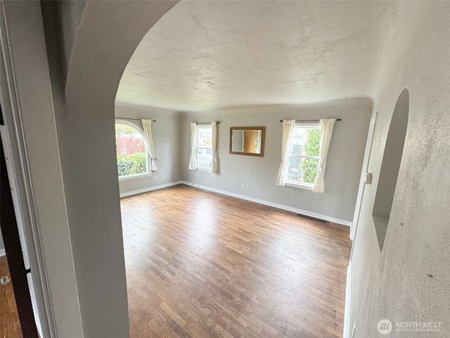 215 J Street SE, Auburn, WA 98002
