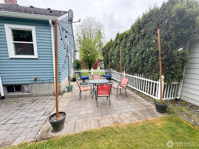 215 J Street SE, Auburn, WA 98002