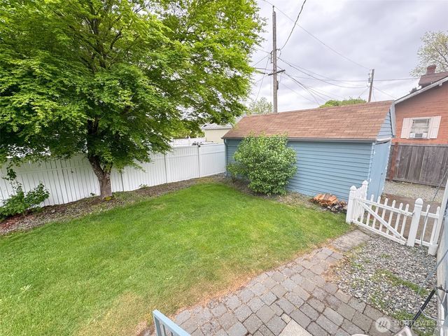 215 J Street SE, Auburn, WA 98002