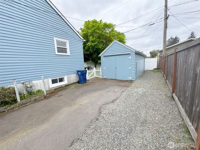 215 J Street SE, Auburn, WA 98002