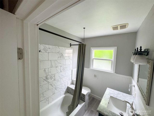 215 J Street SE, Auburn, WA 98002