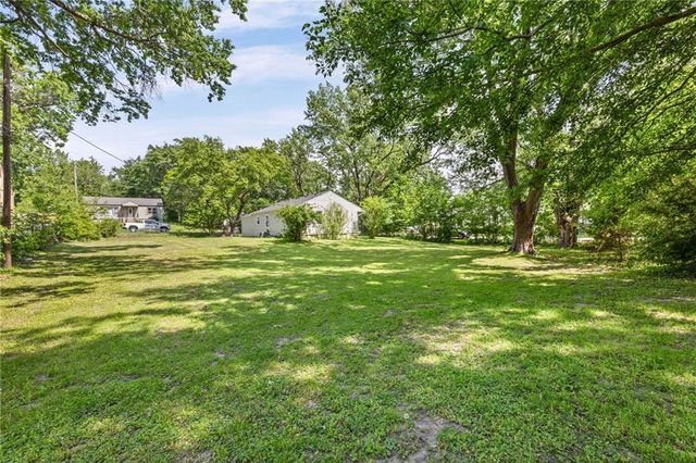 7602 Roswell Drive, Kansas City, KS 66109