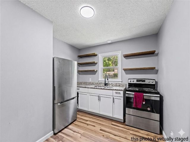7602 Roswell Drive, Kansas City, KS 66109