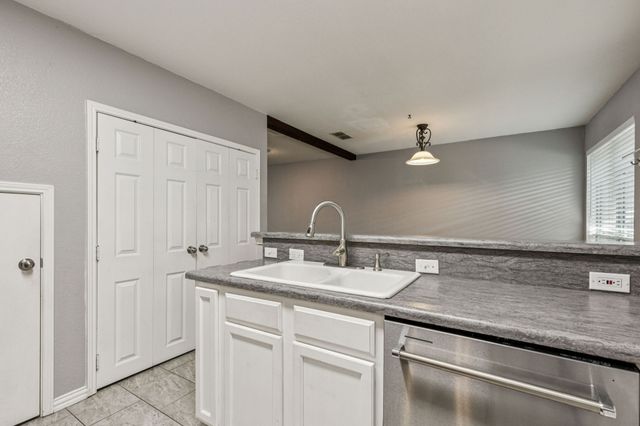 5724 Giddyup Lane, Fort Worth, TX 76179