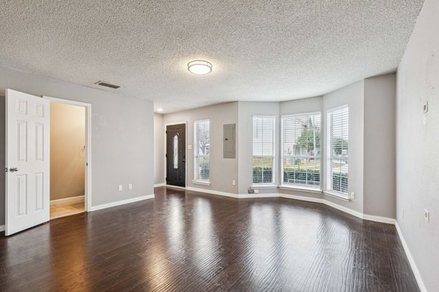 5724 Giddyup Lane, Fort Worth, TX 76179