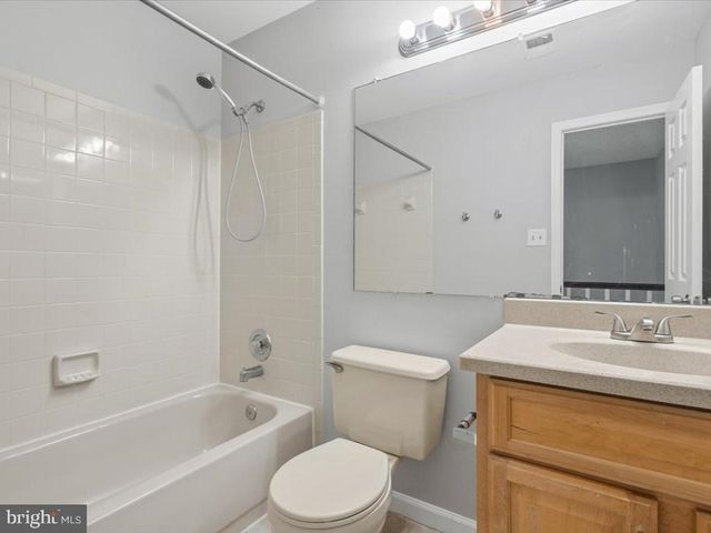 11553 HILL MEADE LN, Woodbridge, VA 22192