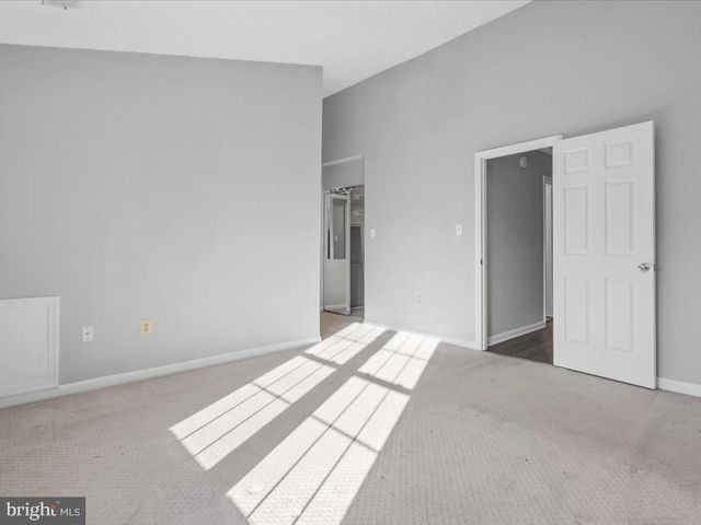 11553 HILL MEADE LN, Woodbridge, VA 22192