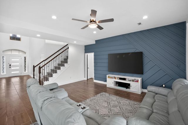 400 Cortona LN, Georgetown, TX 78628