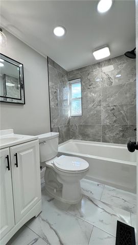 140 Orchard Dr, Penn Hills, PA 15235