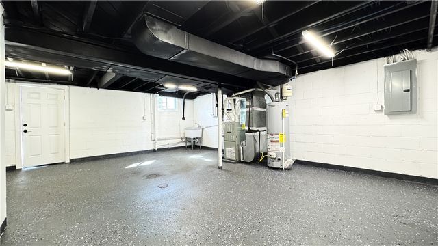 140 Orchard Dr, Penn Hills, PA 15235