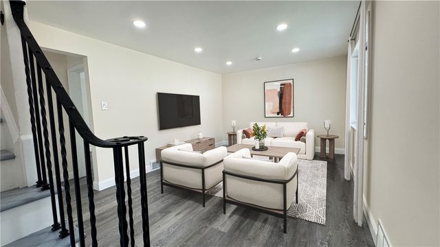 140 Orchard Dr, Penn Hills, PA 15235