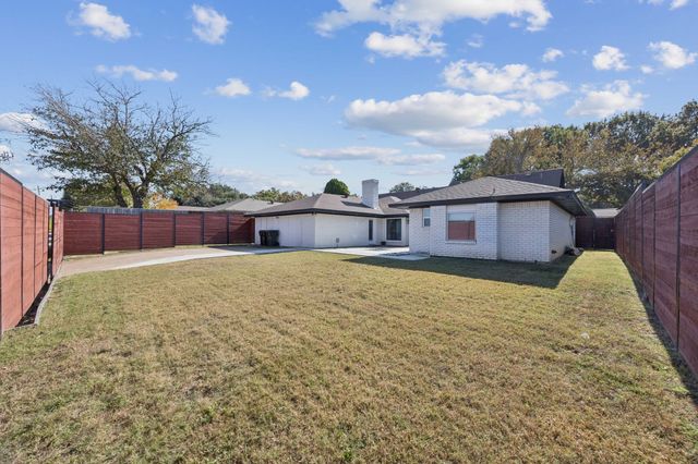 2833 Meadowbrook Drive, Plano, TX 75075