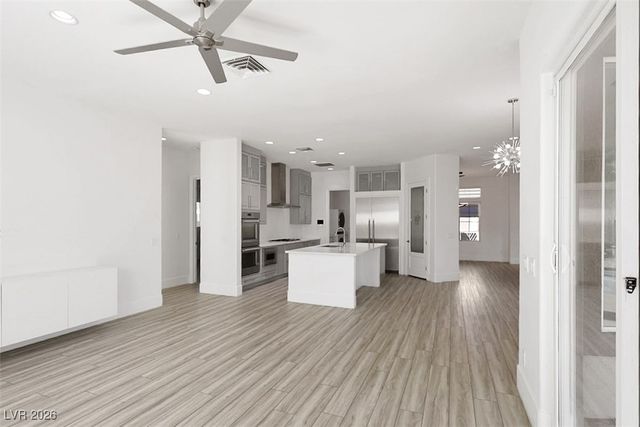 271 East Shelbourne Avenue, Las Vegas, NV 89123