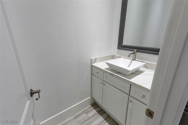 271 East Shelbourne Avenue, Las Vegas, NV 89123