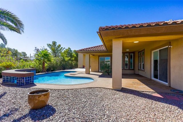 271 East Shelbourne Avenue, Las Vegas, NV 89123