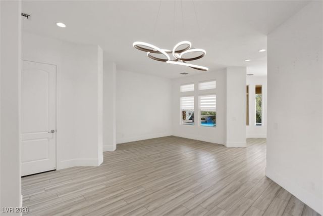 271 East Shelbourne Avenue, Las Vegas, NV 89123