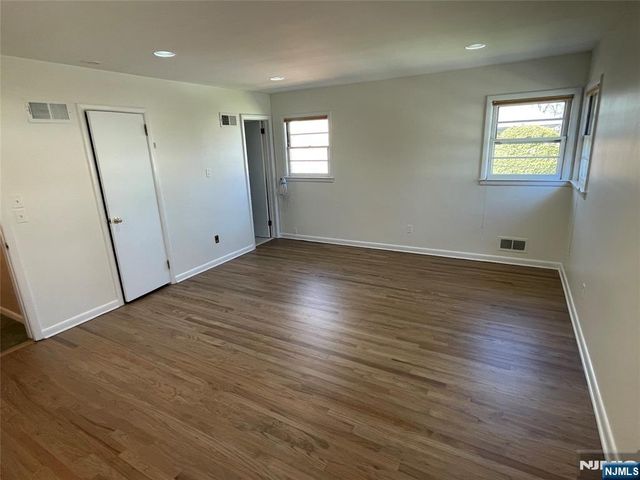 526 Rutland Avenue, Teaneck, NJ 07666