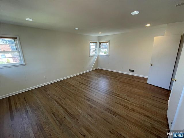 526 Rutland Avenue, Teaneck, NJ 07666