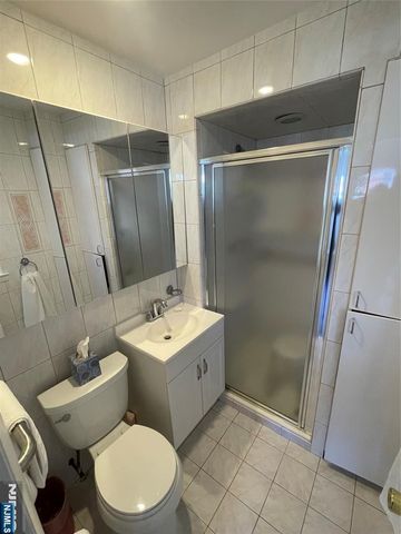 526 Rutland Avenue, Teaneck, NJ 07666