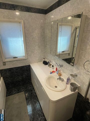 526 Rutland Avenue, Teaneck, NJ 07666