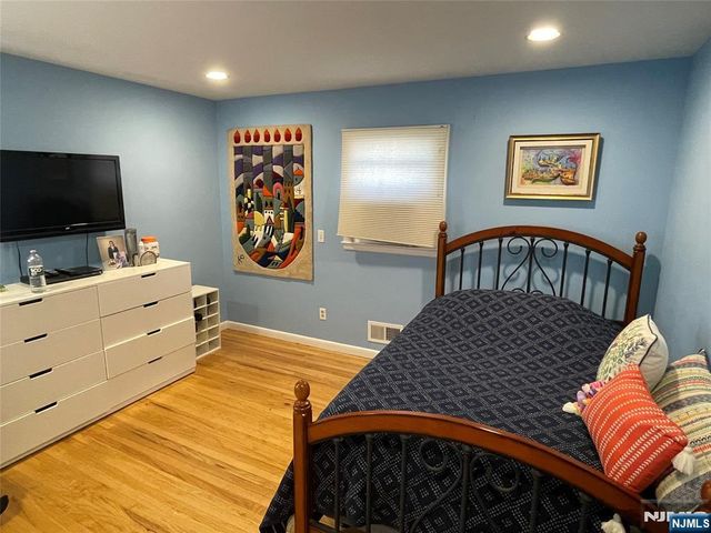 526 Rutland Avenue, Teaneck, NJ 07666