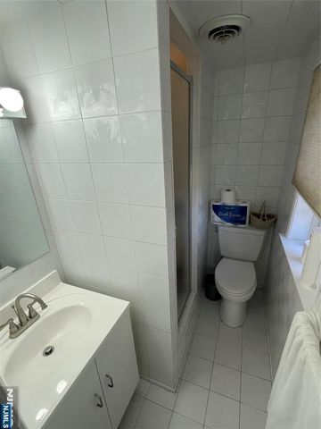 526 Rutland Avenue, Teaneck, NJ 07666