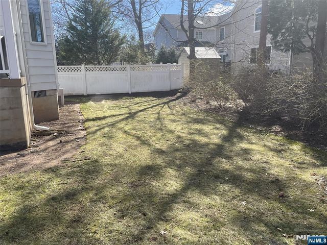 526 Rutland Avenue, Teaneck, NJ 07666