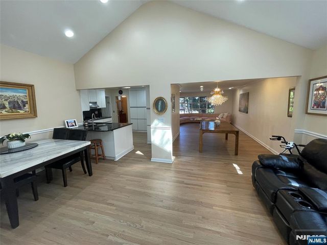 526 Rutland Avenue, Teaneck, NJ 07666