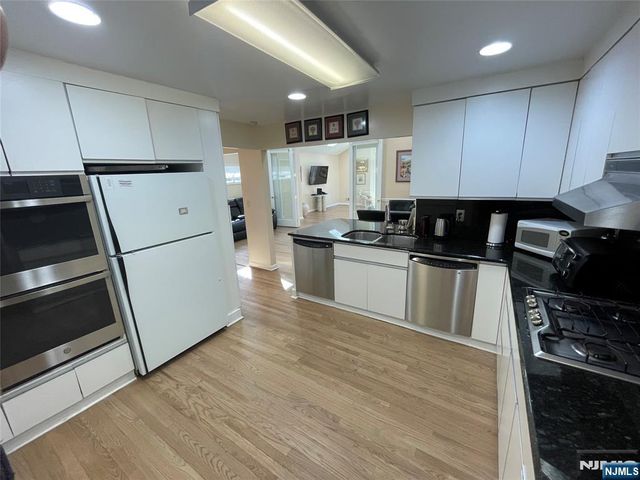 526 Rutland Avenue, Teaneck, NJ 07666